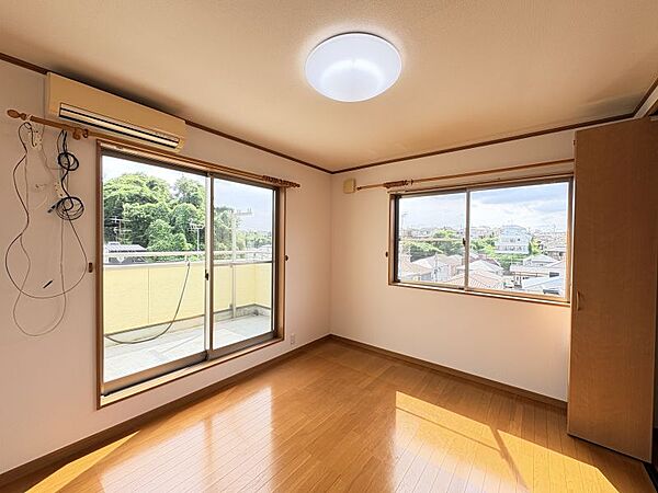 お部屋からは緑が見え癒されますね♪