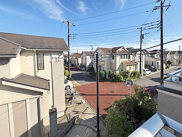 分譲地内できれいな街並みです。
