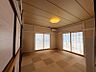 室内：1階の和室には床の間や押入れもあります♪