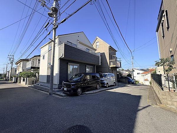 角地なので、日当たりと風通しが良く、また開放感があります。