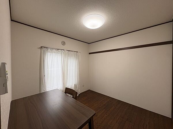各居室には収納付きでお部屋を広く使う事ができます♪