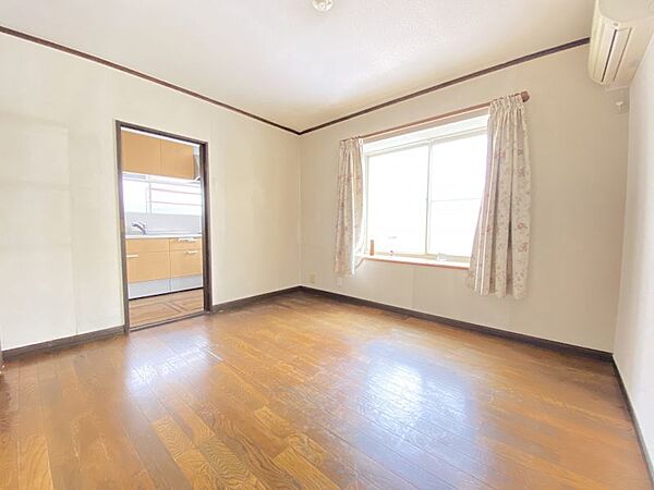 【リビング】中古戸建としての購入も可能です。お気軽にご相談ください。