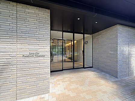 2020年完成の築浅美邸中古マンションの一階部分です♪
