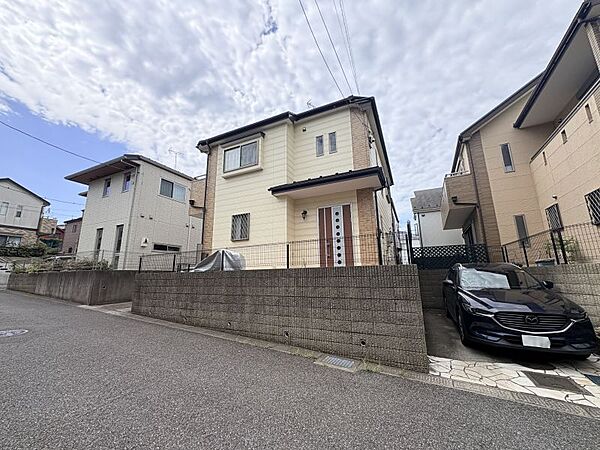 3帖超のWICや床下収納など収納充実です。