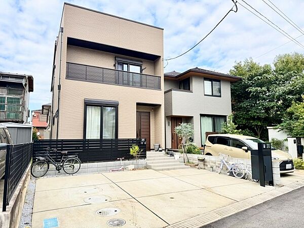 駐車三台可能です！来客用にも便利です！