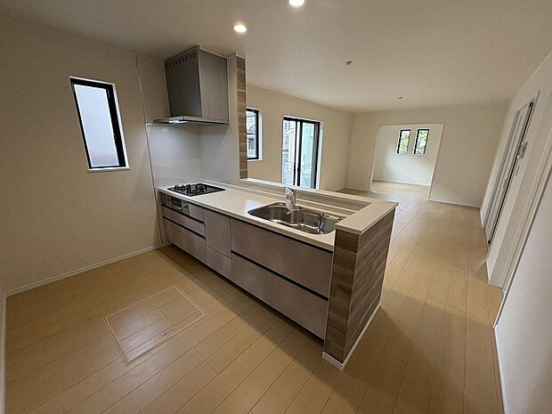 〜サンケイ商事にお任せください〜当社は地元密着型 お〜サンケイ商事にお任せください〜当社は地元密着型 お客様のご要望・期待にお応えします。客様のご要望・期待にお応えします。