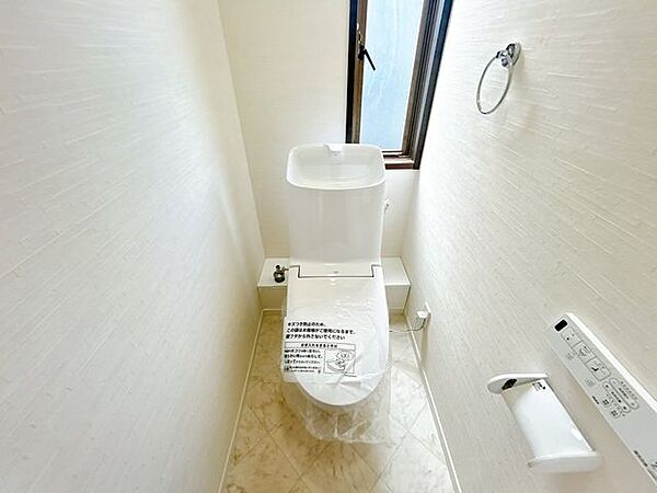【内外装リフォーム中9/28更新】2階にもトイレがあります。新品交換を行います。トイレの待ち時間も解消されますね。