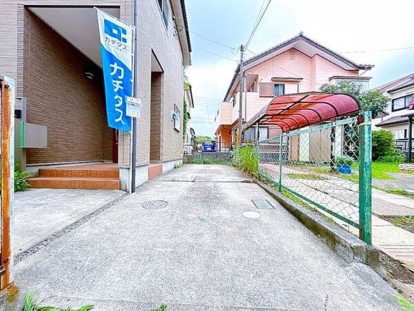 駐車場縦列2台停められます。
