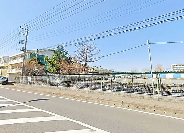 八街市立八街中央中学校 八街中央中学校まで約1200ｍ（徒歩15分） 1410m