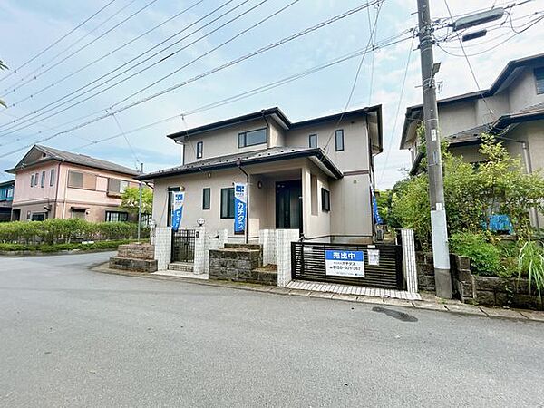 【内外装リフォーム中9/25更新】外観写真です。外壁屋根塗装、植樹を行います。外壁塗装によりきれいに生まれ変わります。リフォーム中でもご案内可能ですので、内覧希望の方はお電話ください。