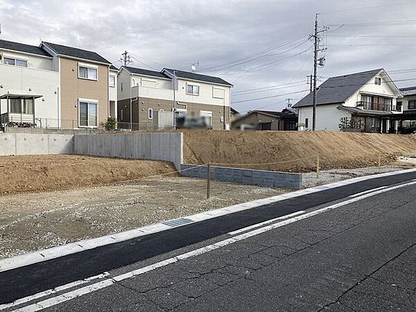 ◎建築条件なしの売土地です！お好きなハウスメーカーで建築できます！当店では、ハウスメーカーのご紹介もできます！お客様のドキドキをワクワクに変えてくれる営業とお家づくり、イチから一緒に始めませんか？