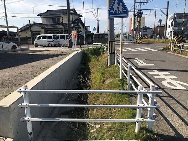 ＊西側水路＊