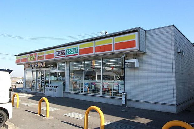 デイリーヤマザキ 中島店24時間営業！駐車場完備！焼きたてパンがあり、思わず手に取ってしまいます！ 2130m