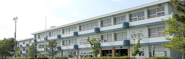 一色南部小学校 1240m