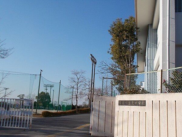 碧南市立東中学校 1110m
