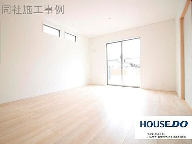 同型写真（リビング）