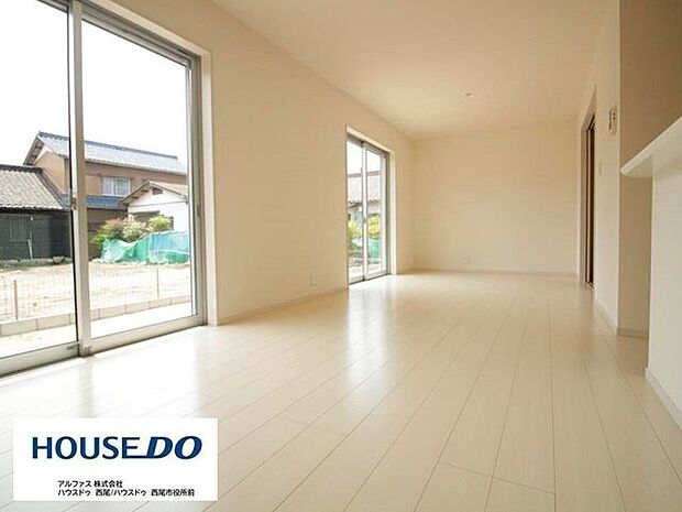 同型写真（リビング）