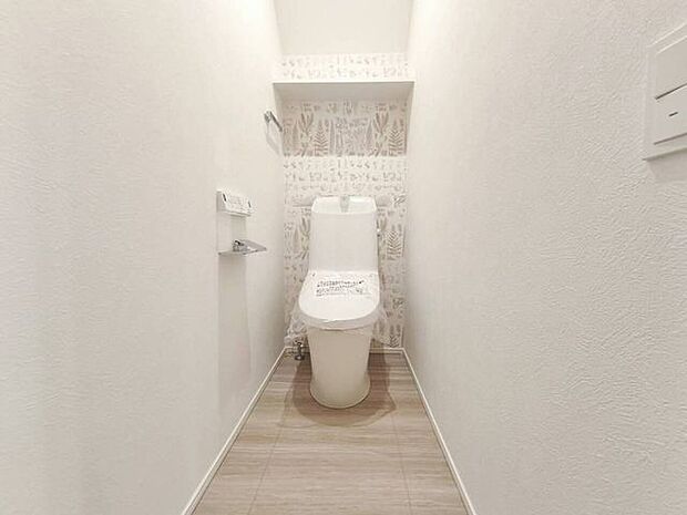 各階にトイレがあるので、お父様がトイレに籠ってしまっても安心です！朝ゆったり過ごして仕事、勉強を頑張りましょう♪