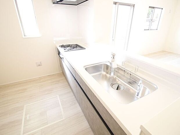 お料理、洗い物をしながらでも家族の団らんに参加ができます♪