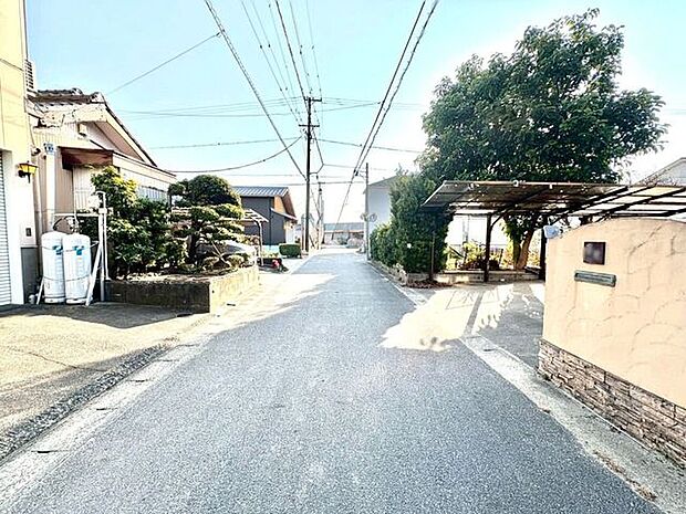 前面道路は近隣にお住まいの方のみが利用いたしますので、お子様が小さいなご家庭でも安心ですね！