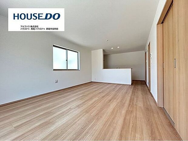 同型写真(リビング)