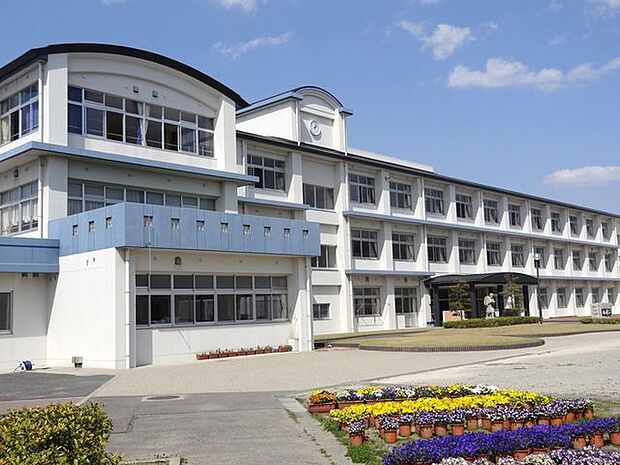 中畑小学校 730m