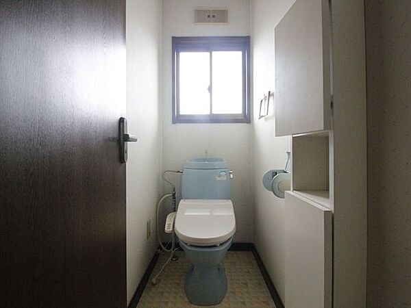※2階トイレ朝の通勤・通学ラッシュ時にもトイレの順番待ちが発生せず快適。2階での滞在時もスムーズに利用でき、毎日の移動の負担を軽減する実用的な設備です。