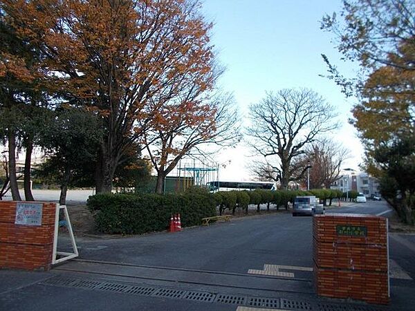 新川小学校 510m