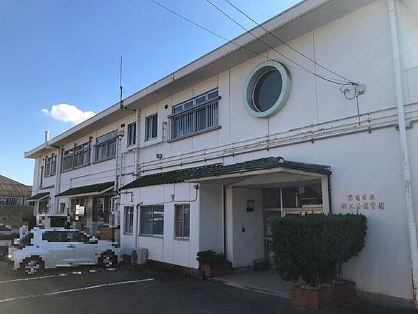 羽久手保育園 270m