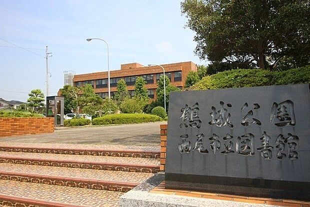 鶴城公園 670m