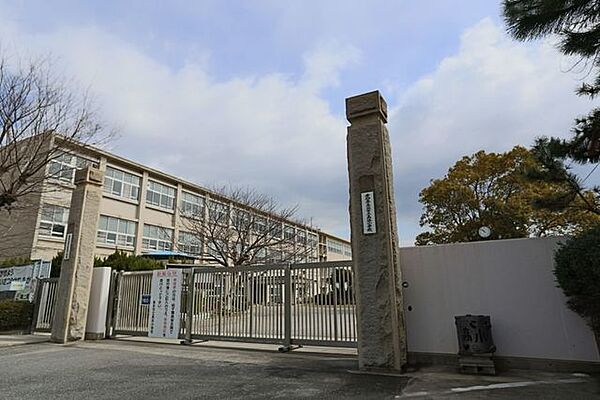 高浜小学校 650m
