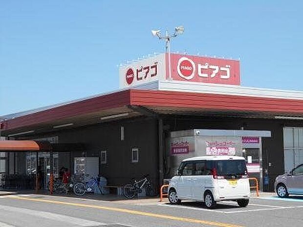 ピアゴ碧南東店 390m