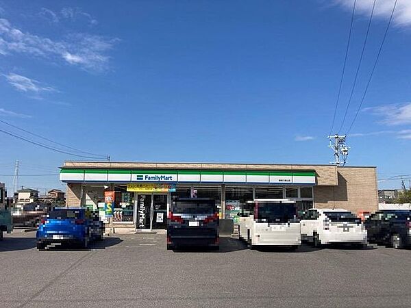 ファミリーマート碧南城山店 770m