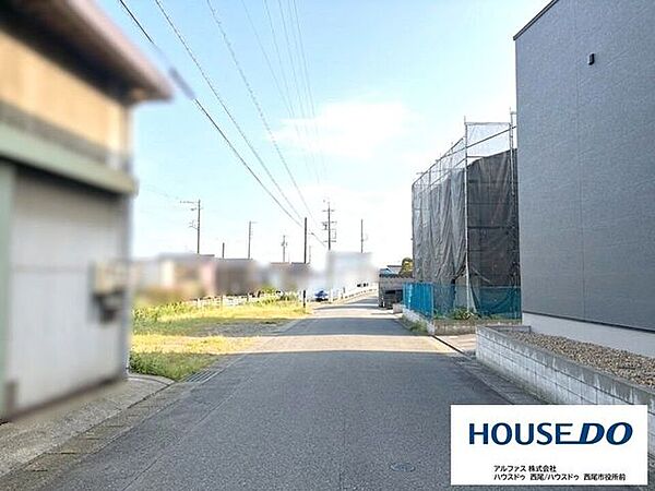 南東側道路