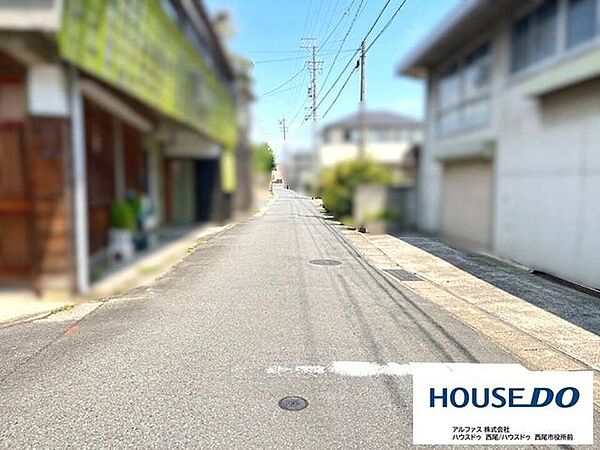 南東側道路
