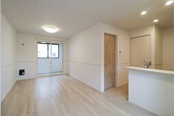 ブリリアント・ヴィラ 1階1LDKのリビング/ダイニング