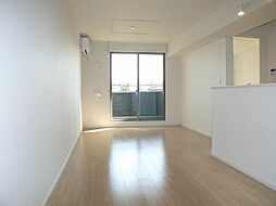 カーサ グリーチネ 1階1LDKのリビング/ダイニング