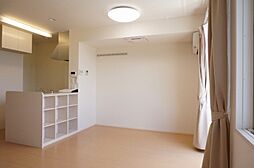 ラリュール 1階1LDKのリビング/ダイニング