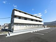 佐野駅よりバス22分 徒歩9分 築8年11ヶ月 2階建の賃貸物件