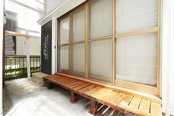縁側通して使える！落ち着いた住環境で気持ちの良い生活を〇