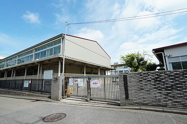 横浜市立大正小学校約1000m(徒歩約14分）