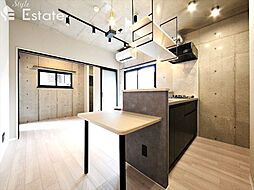 Amirl Premier Heian-dori 103 1階1LDKのリビング/ダイニング