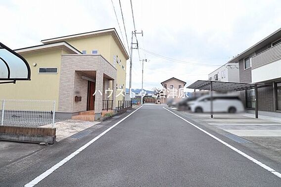 前面道路含む現...