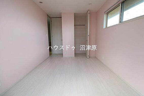ピンクを基調と...