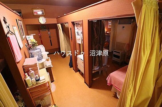 店舗内