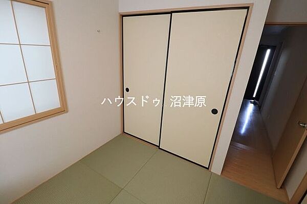 琉球畳の6畳和室