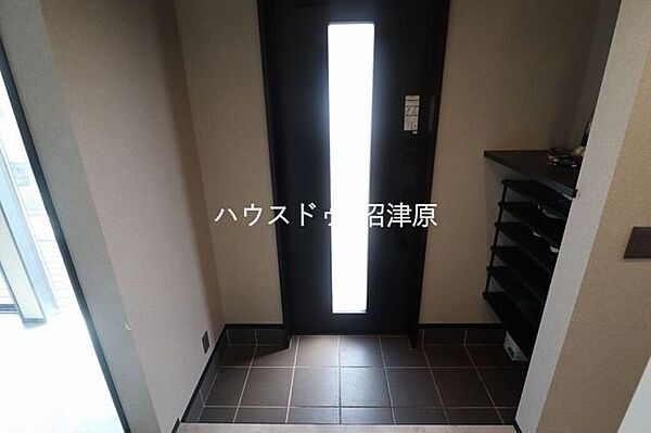 シンプルな靴入れ付の玄関