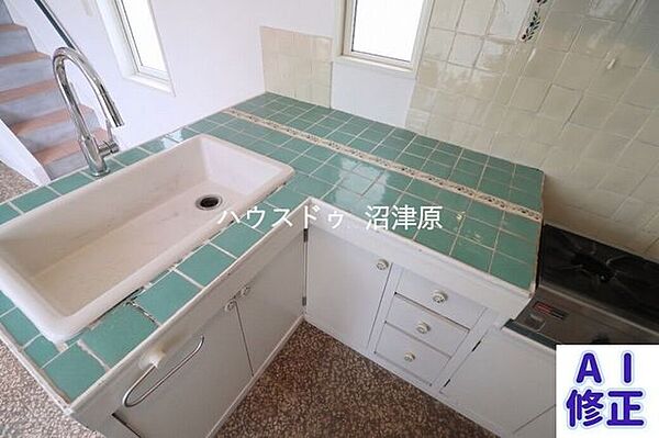 ※現況家具等有、売主様のプライバシーに配慮しCG加工により家具等消去した画像となり、現況との相違がある場合は現況を優先致します。