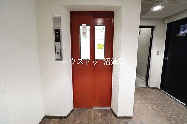 エレベータ