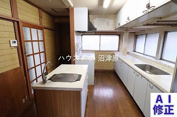 ※現況家具等有、売主様のプライバシーに配慮しCG加工により家具等消去した画像となり、現況との相違がある場合は現況を優先致します。